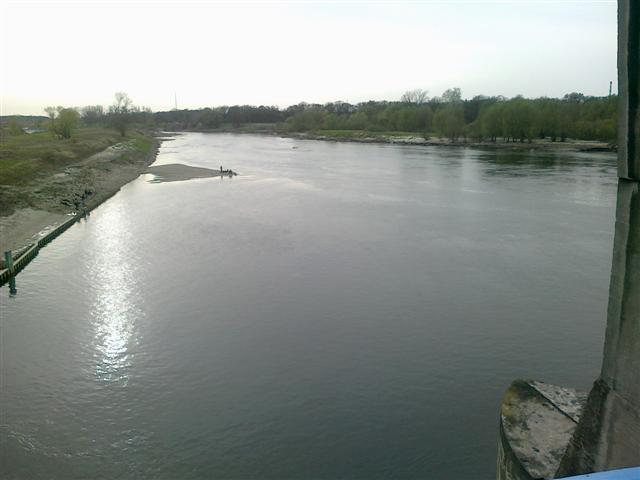 201104111042 (Small)