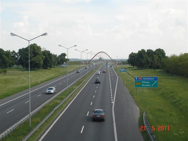 Droga do Strzelina, przejazd nad autostradą Wrocław-Katowice