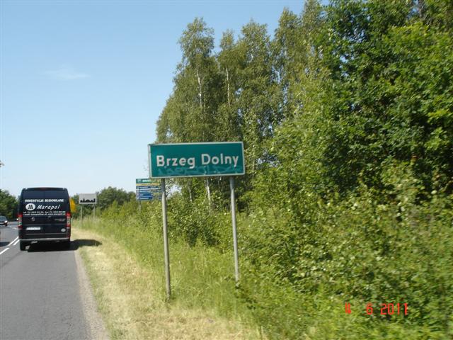 Wjazd do Brzegu Dolnego.
