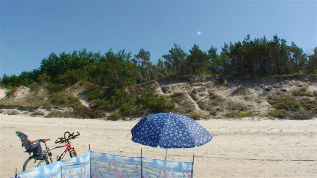 Plaża. Tylko my, piasek, morze i wydmy. Plaża. Tylko my, piasek, morze i wydmy.