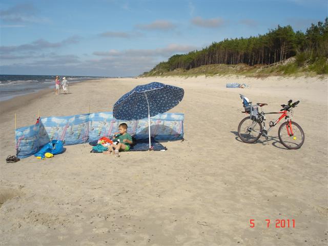 Taką plażę lubię w środku sezonu. Plażujemy. Taką plażę lubię w środku sezonu. Plażujemy.