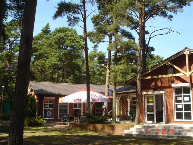 Sklep i restauracja na ośrodku. Sklep i restauracja na ośrodku.