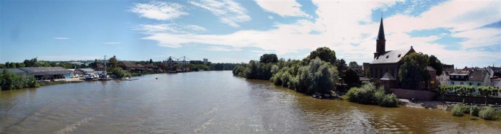 Przejazd przez most Wiesbaden-Mainz. Kliknij, aby wyświetlić panoramę.