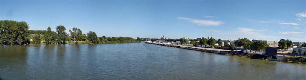 Panorama Renu w Wiesbaden. Kliknij, aby wyświetlić panoramę.